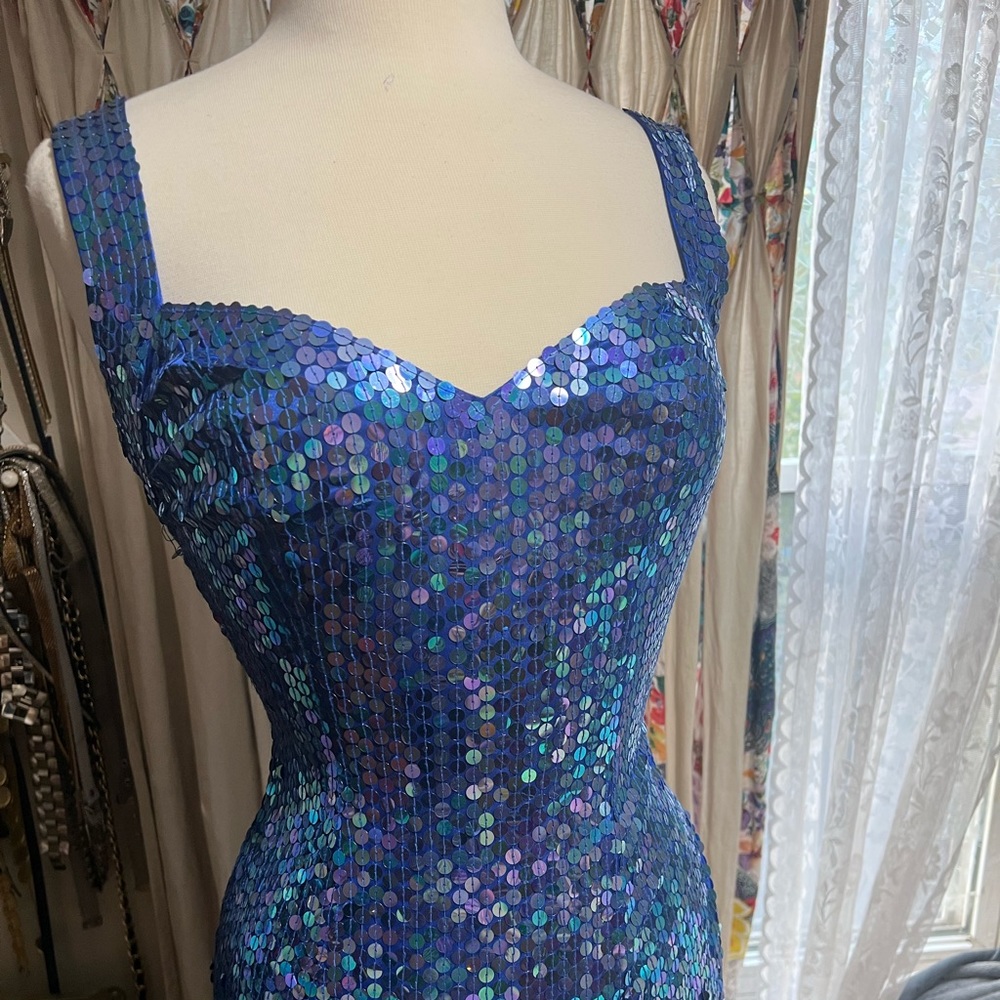 Vintage perfect condition blue holographic sequin sweetheart party dress 2